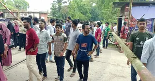 কম্বাইন্ড ডিগ্রির দাবিতে বাকৃবি উপাচার্যের কক্ষে তালা, রেলপথ অবরোধ